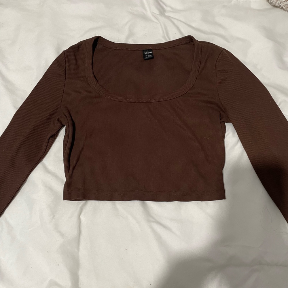 Long sleeve women’s cropped shirt
